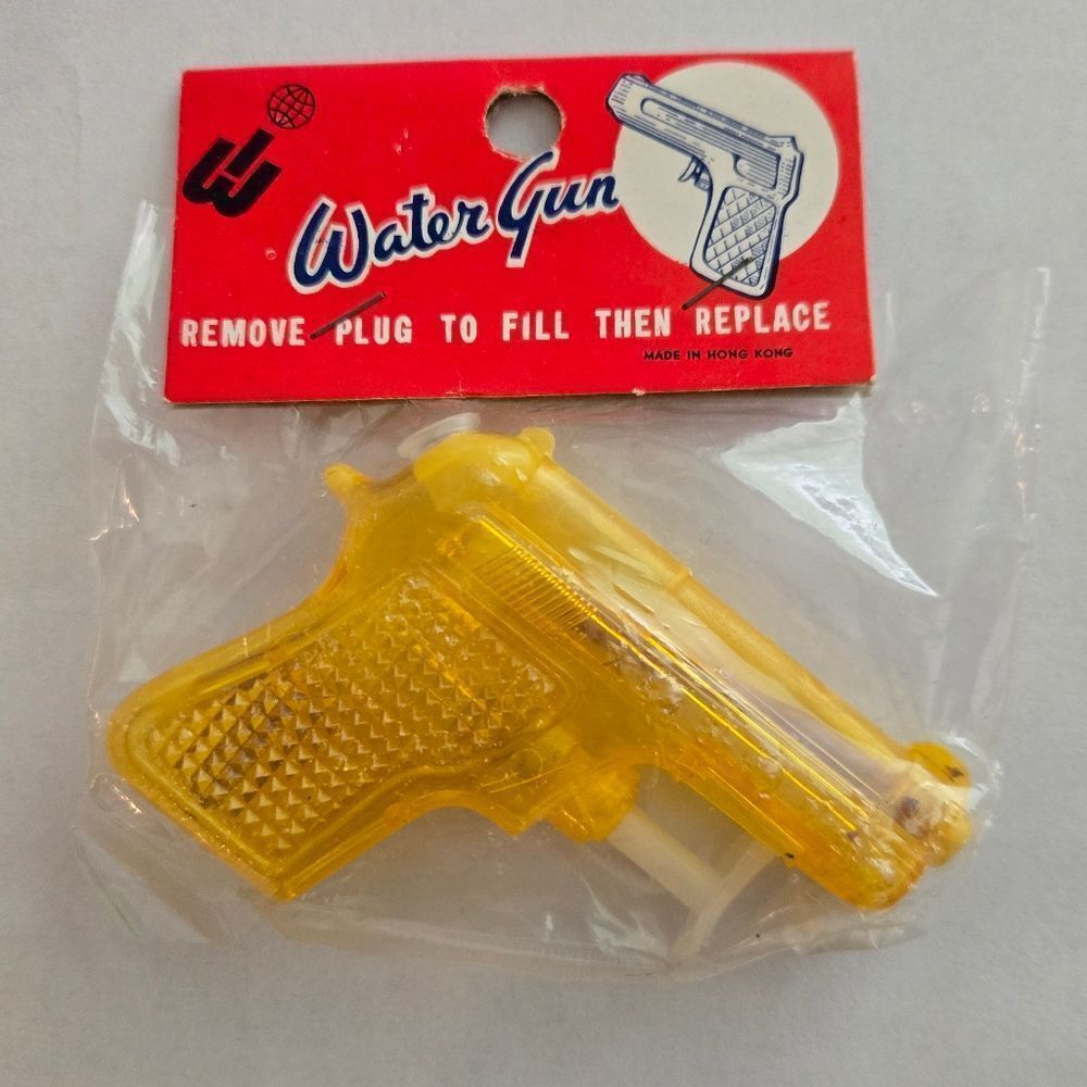 NIP VINTAGE '70S MINI WATER GUN